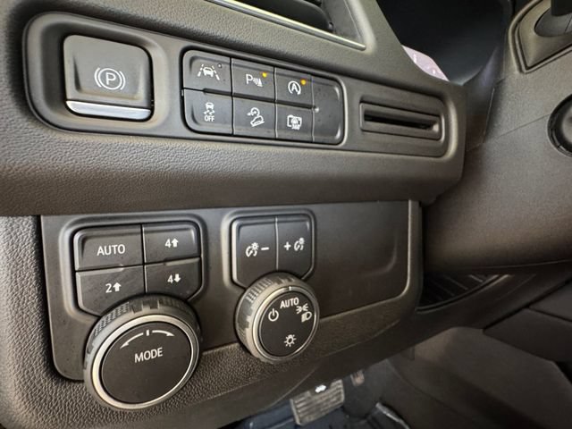 Used 2023 Chevrolet Tahoe Z71 w/ Luxury Package AWD/4WD image 6