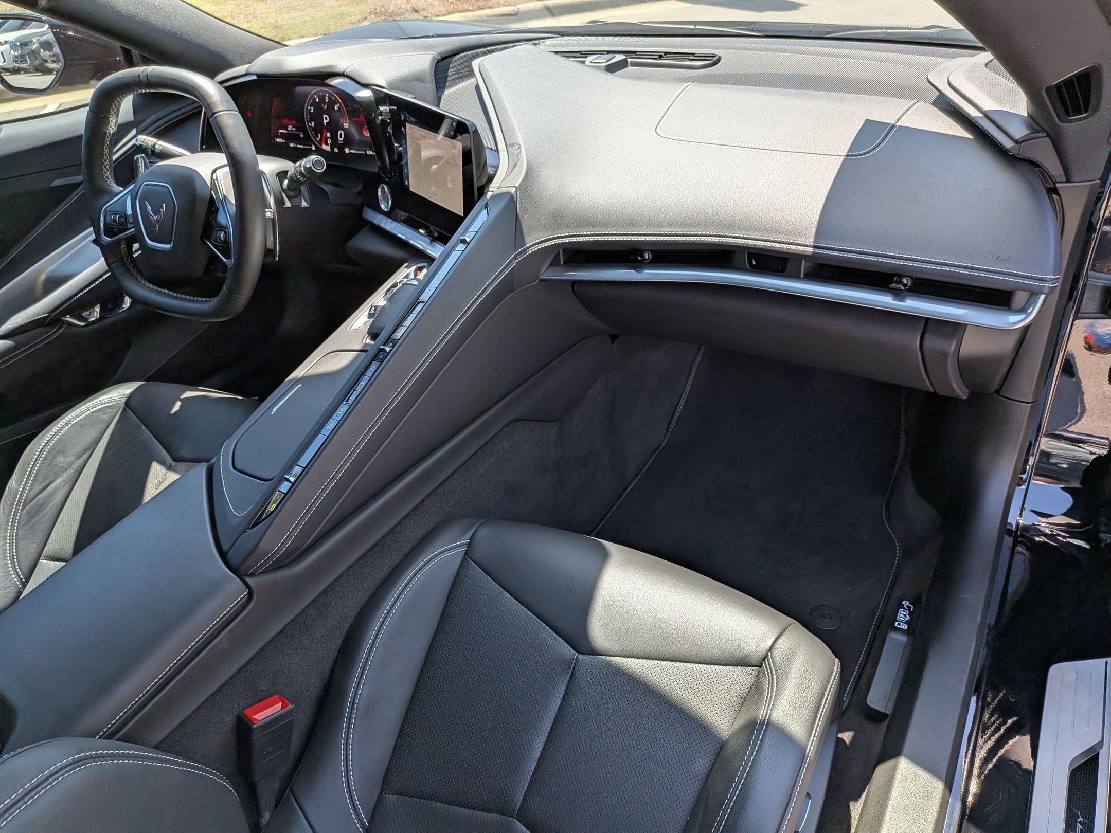 Used 2024 Chevrolet Corvette Stingray Coupe w/ 1LT RWD image 33