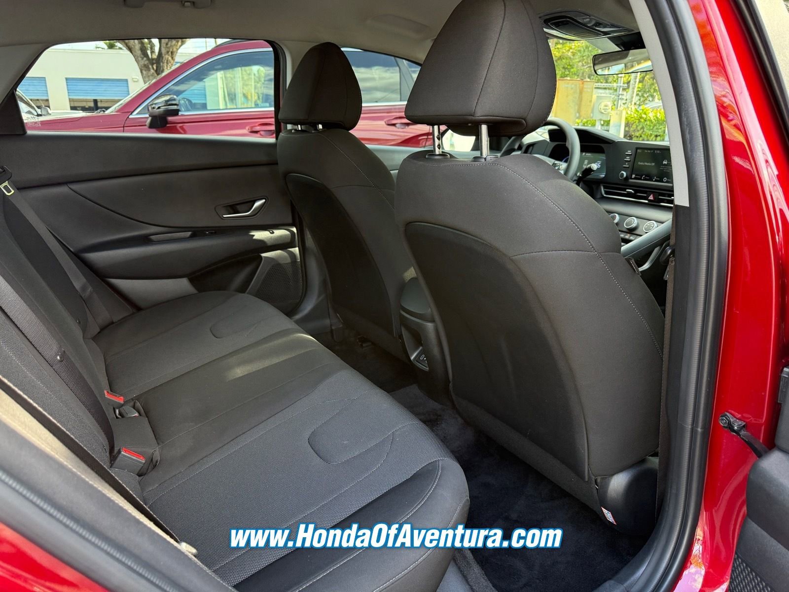 Used 2024 Hyundai Elantra SE FWD image 12