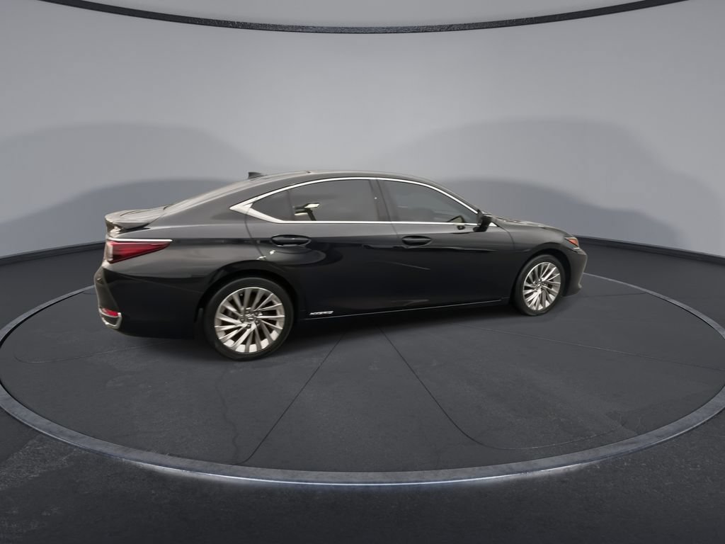 Used 2022 Lexus ES 300h Ultra Luxury w/ Accessory Package 2 FWD image 9