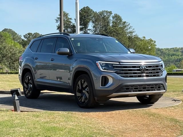 Used 2024 Volkswagen Atlas SE FWD image 1