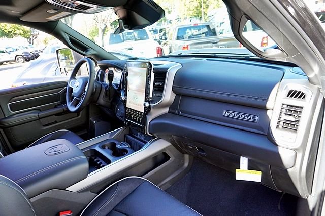 New 2026 RAM 2500 Laramie AWD/4WD image 15