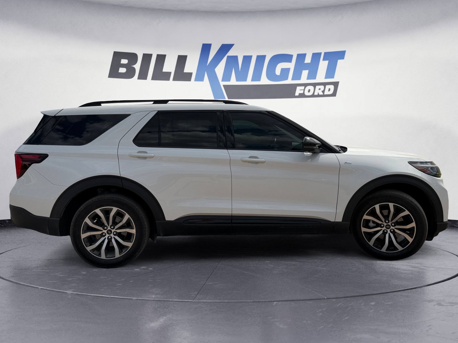 Used 2025 Ford Explorer ST-Line AWD/4WD image 6