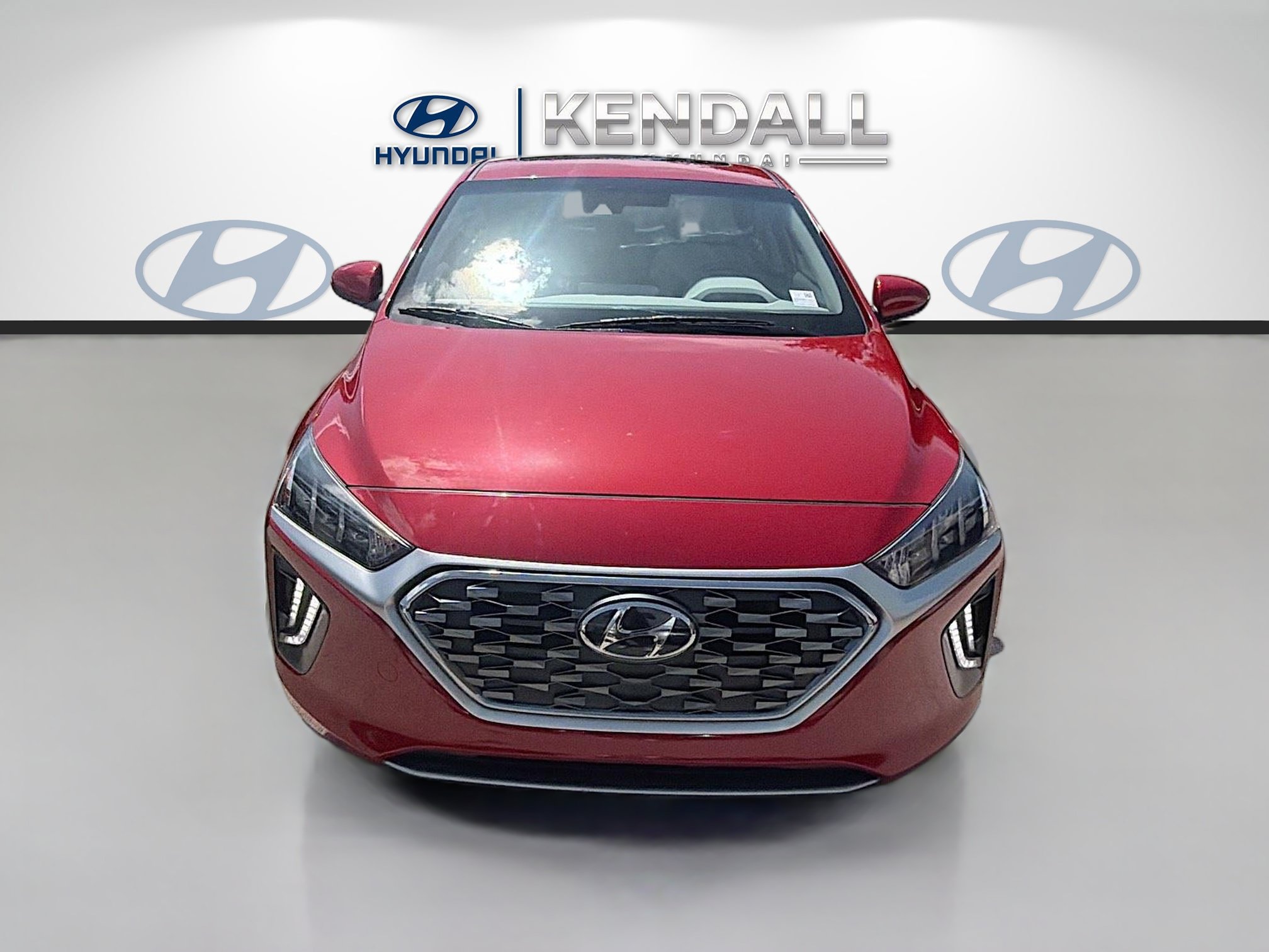 Used 2020 Hyundai Ioniq SEL FWD image 2