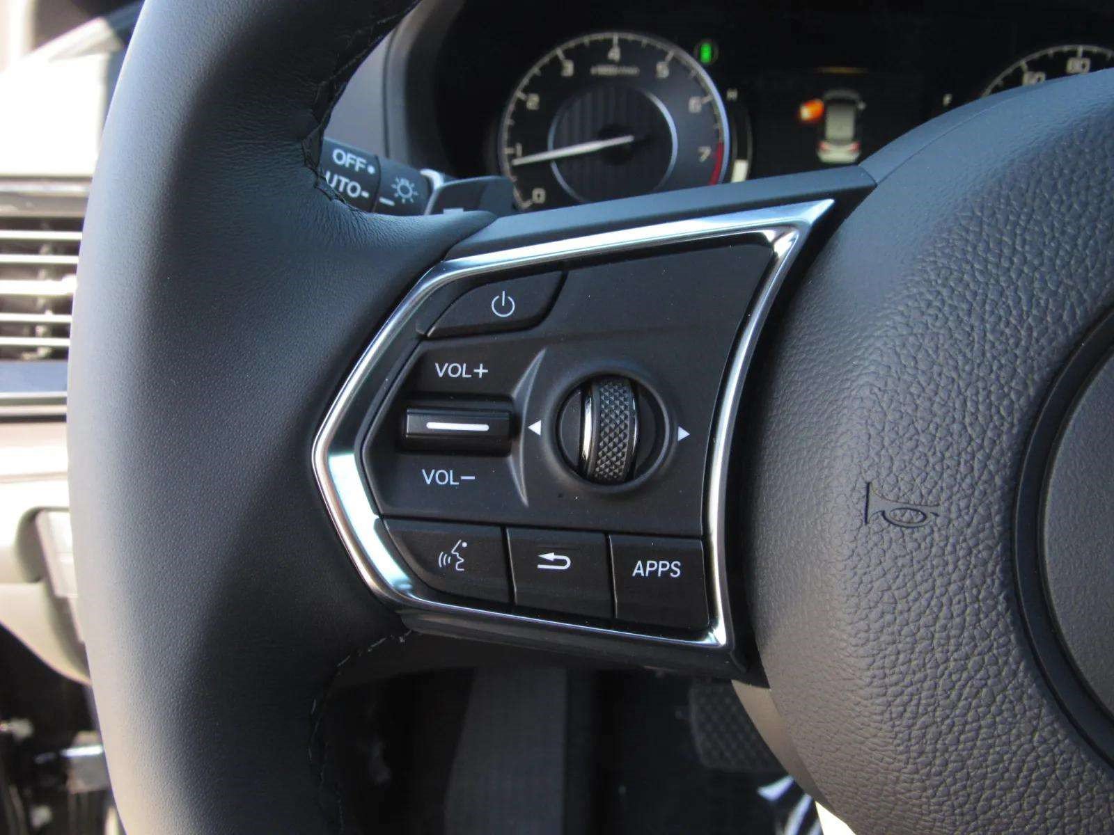 Used 2025 Acura RDX SH-AWD image 28
