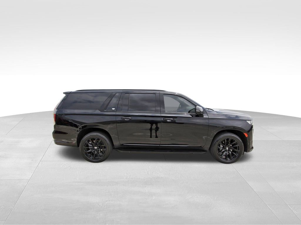 Used 2023 Cadillac Escalade ESV Sport AWD/4WD image 5