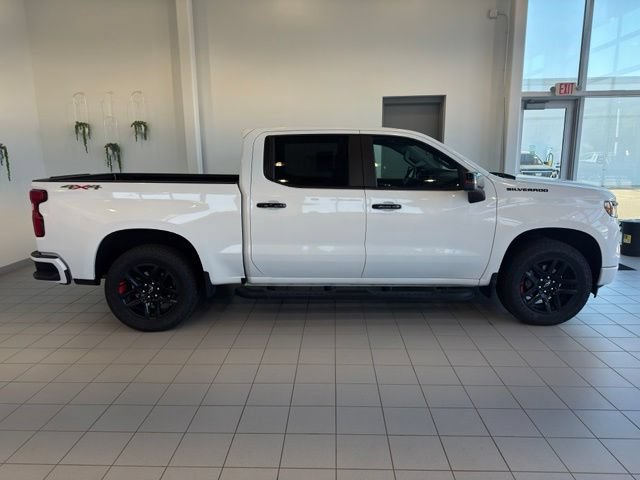 Certified 2023 Chevrolet Silverado 1500 RST w/ Redline Edition AWD/4WD image 38
