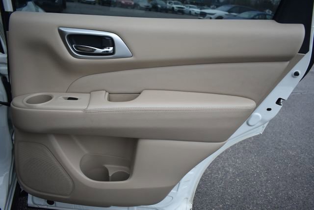 Used 2017 Nissan Pathfinder Platinum w/ Family Entertainment Package image 51