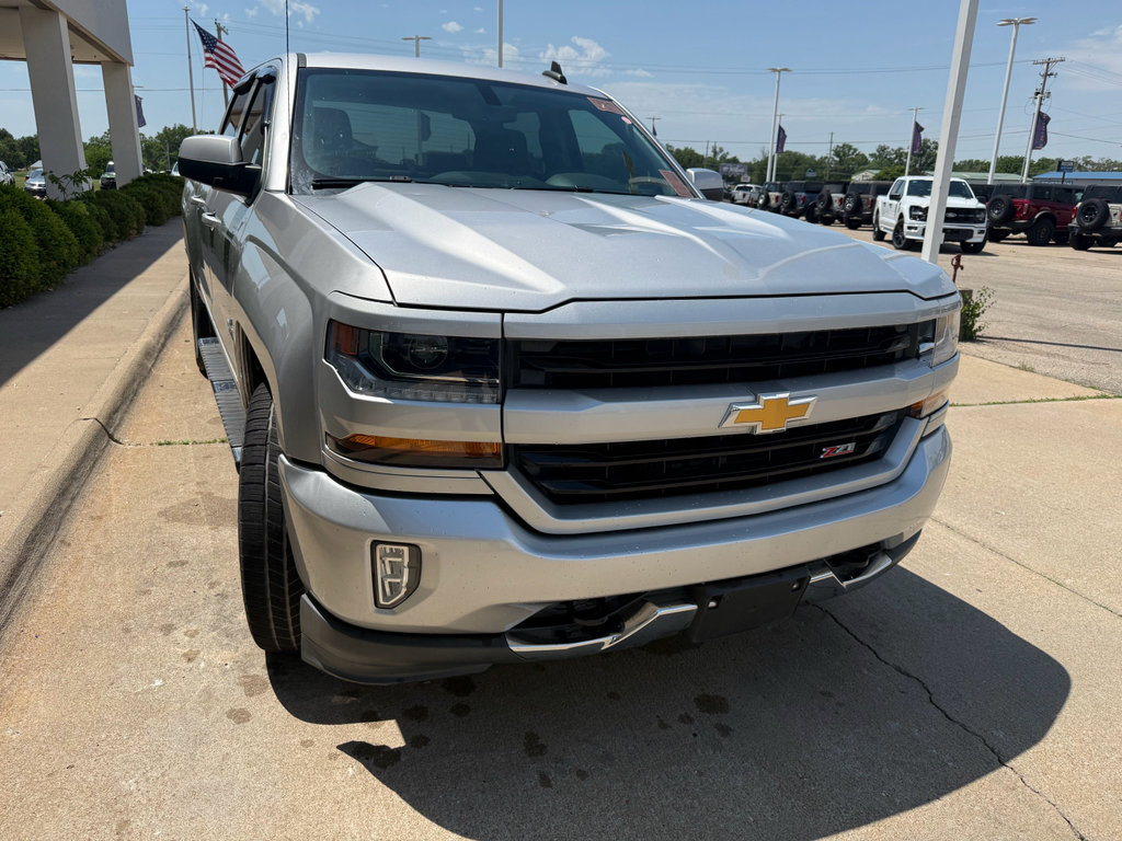 Used 2018 Chevrolet Silverado 1500 LT w/ Texas Edition AWD/4WD image 3