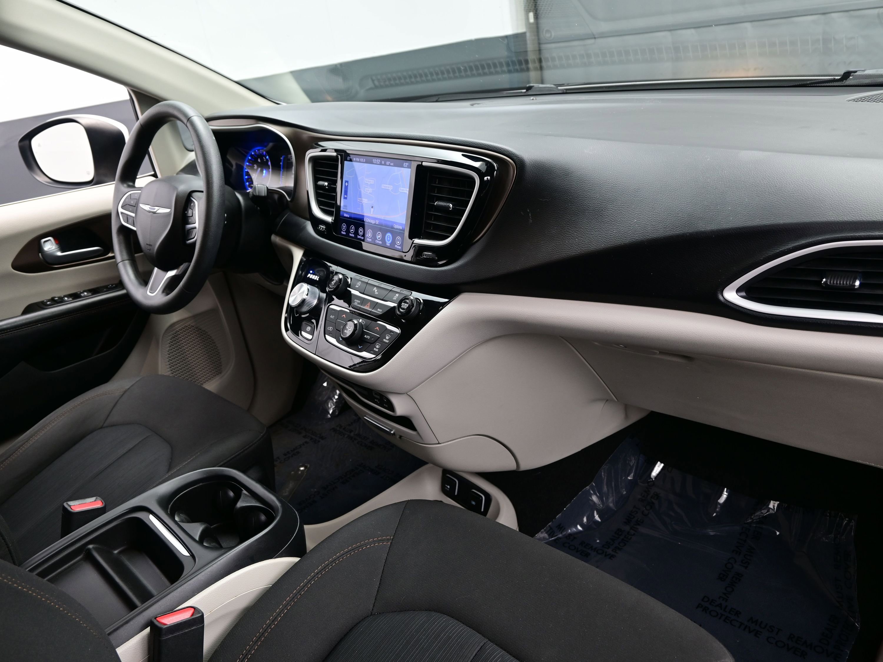 Used 2017 Chrysler Pacifica Touring Plus image 14