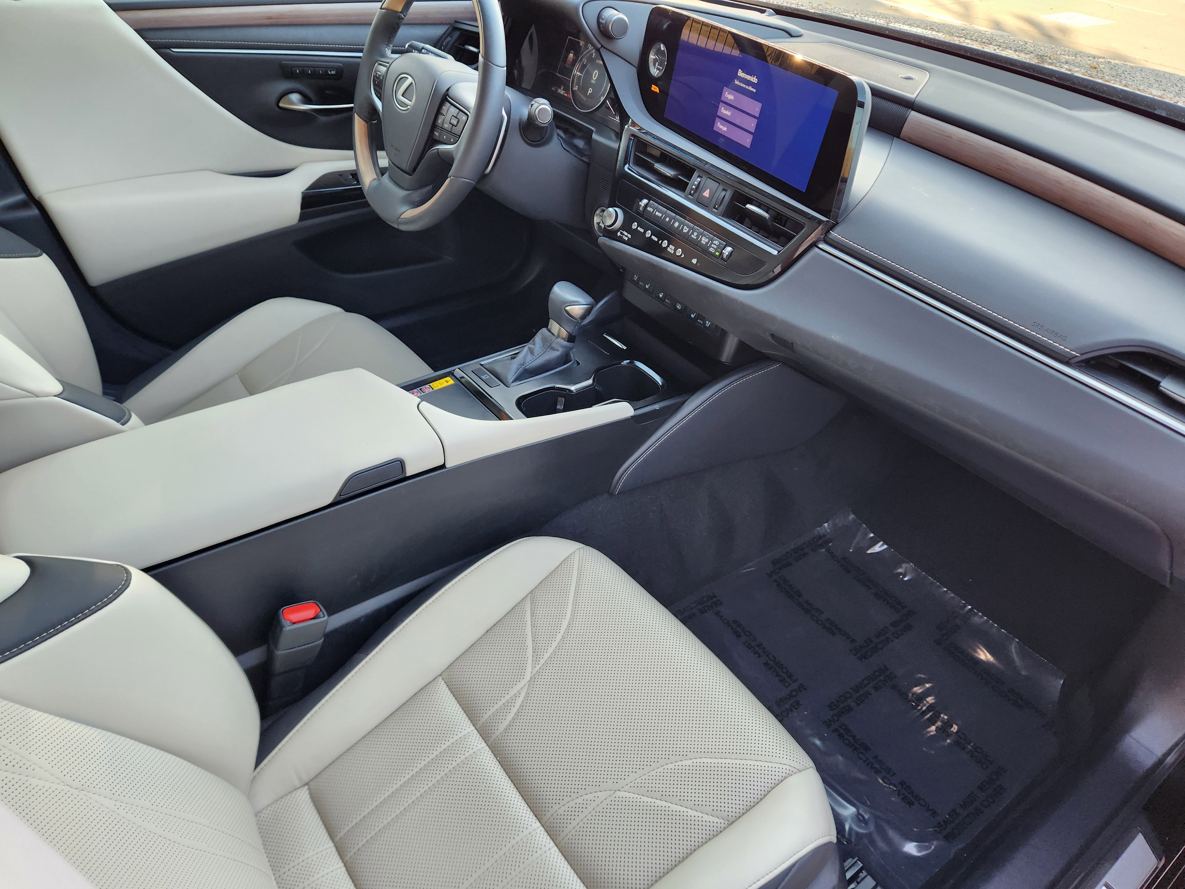 Used 2024 Lexus ES 350 w/ Luxury Package image 17