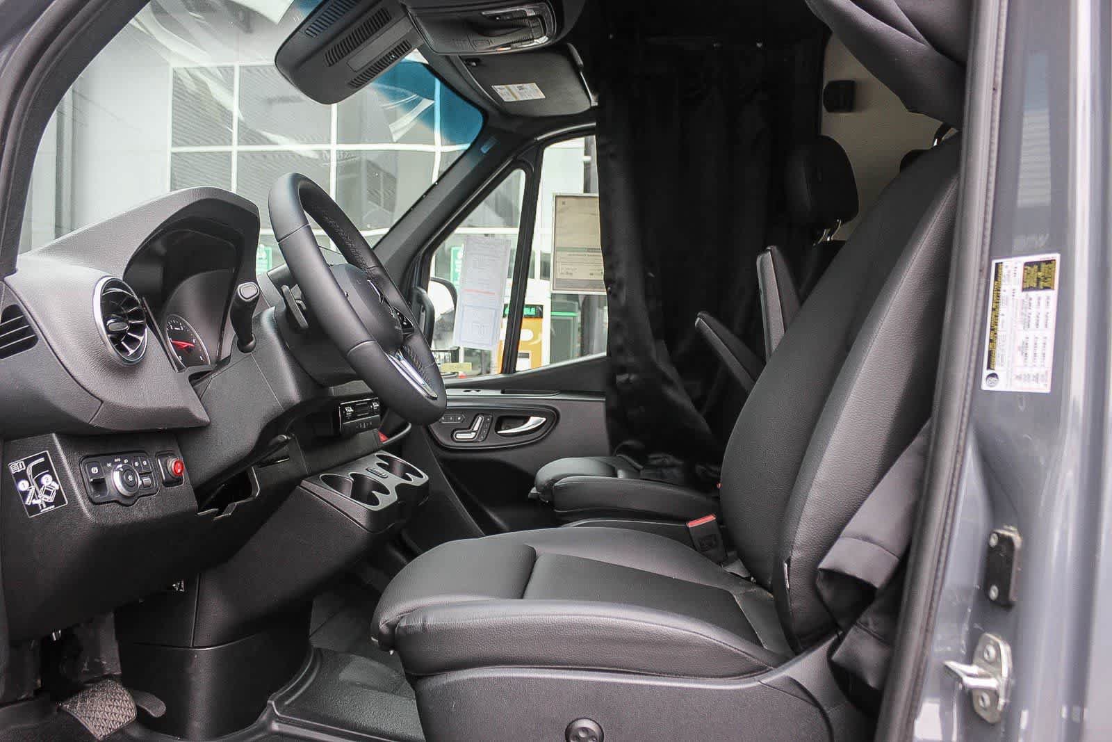 Used 2023 Mercedes-Benz Sprinter 2500 image 30