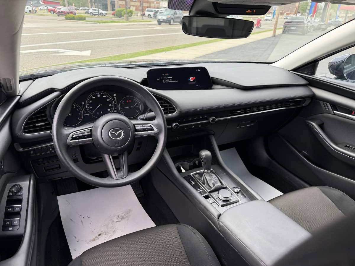 Used 2020 MAZDA MAZDA3 Sedan FWD image 10