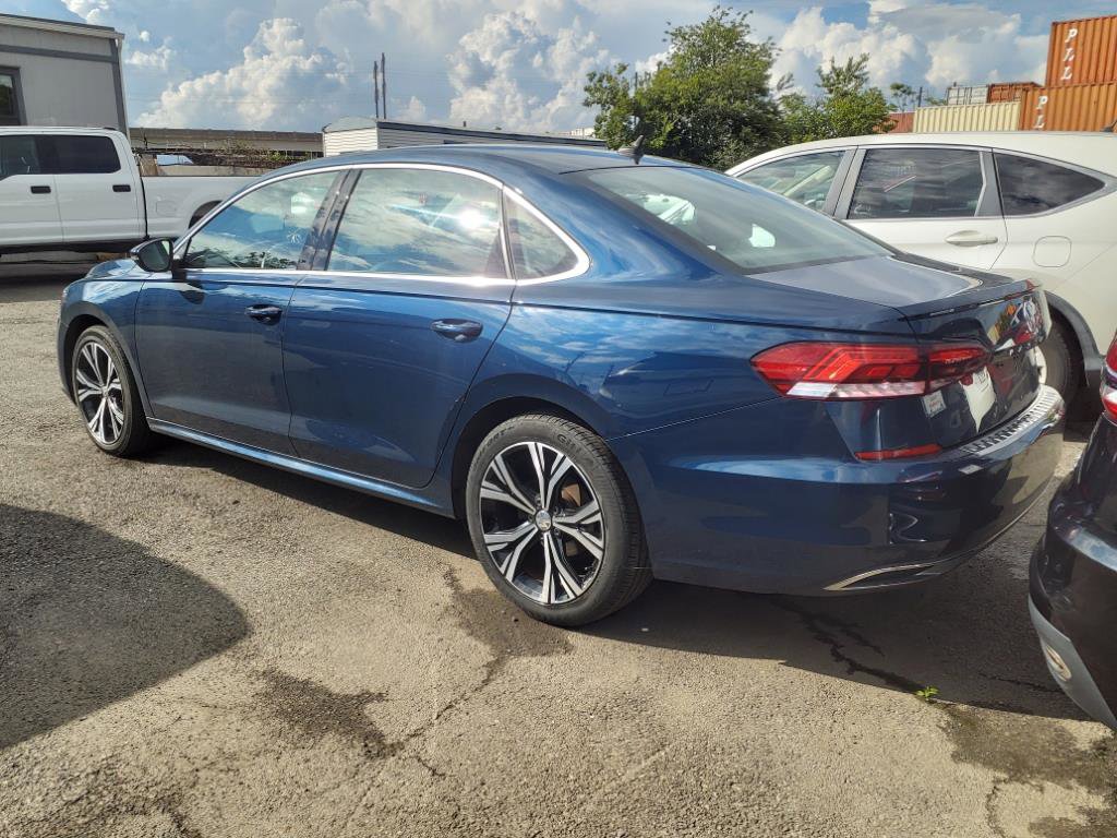 Used 2021 Volkswagen Passat 2.0T SE FWD image 4