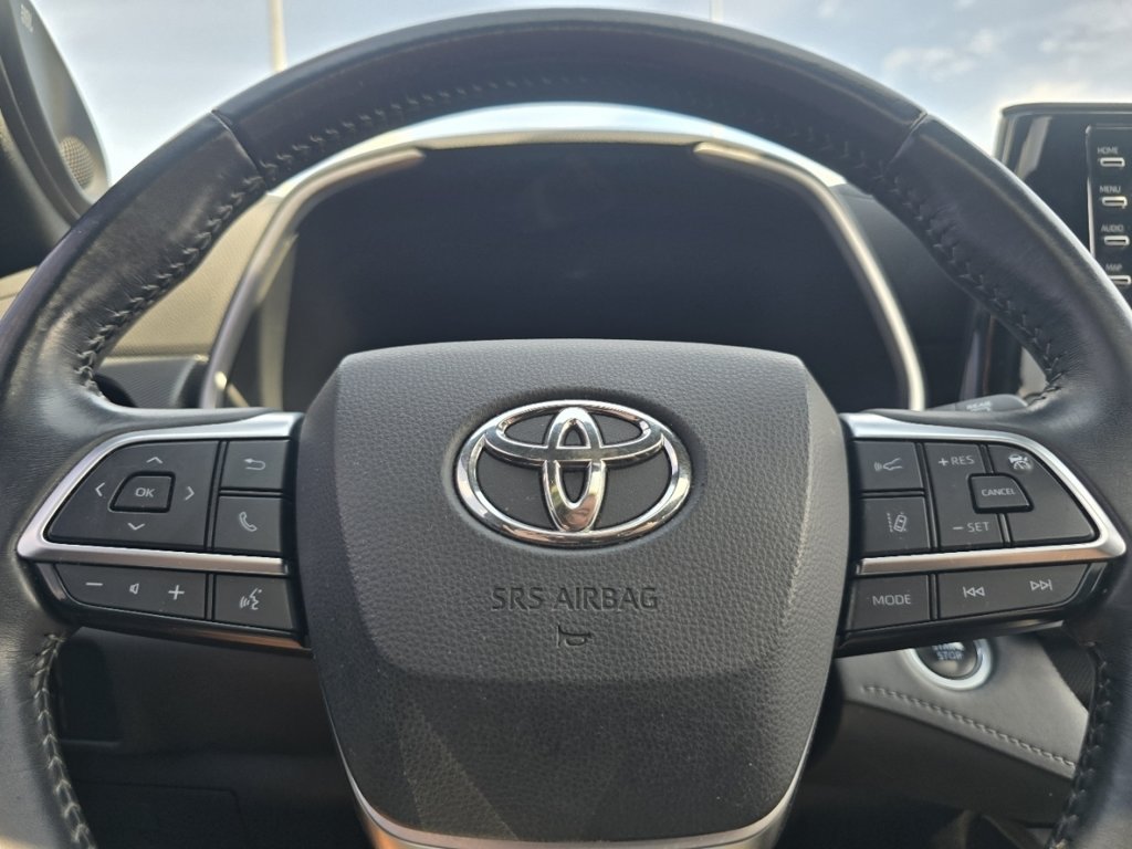 Used 2021 Toyota Highlander XSE AWD/4WD image 29