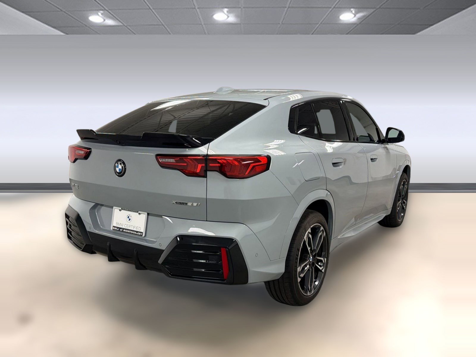 Certified 2025 BMW X2 xDrive28i w/ Technology Package image 8