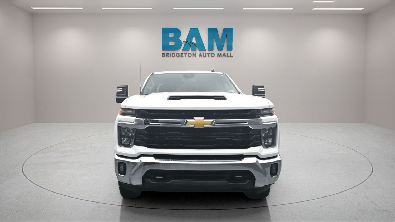 Used 2025 Chevrolet Silverado 2500 LT w/ Convenience Package AWD/4WD image 2