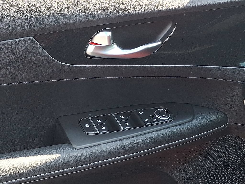 Certified 2023 Kia Forte GT-Line w/ GT-Line Technology Package FWD image 13