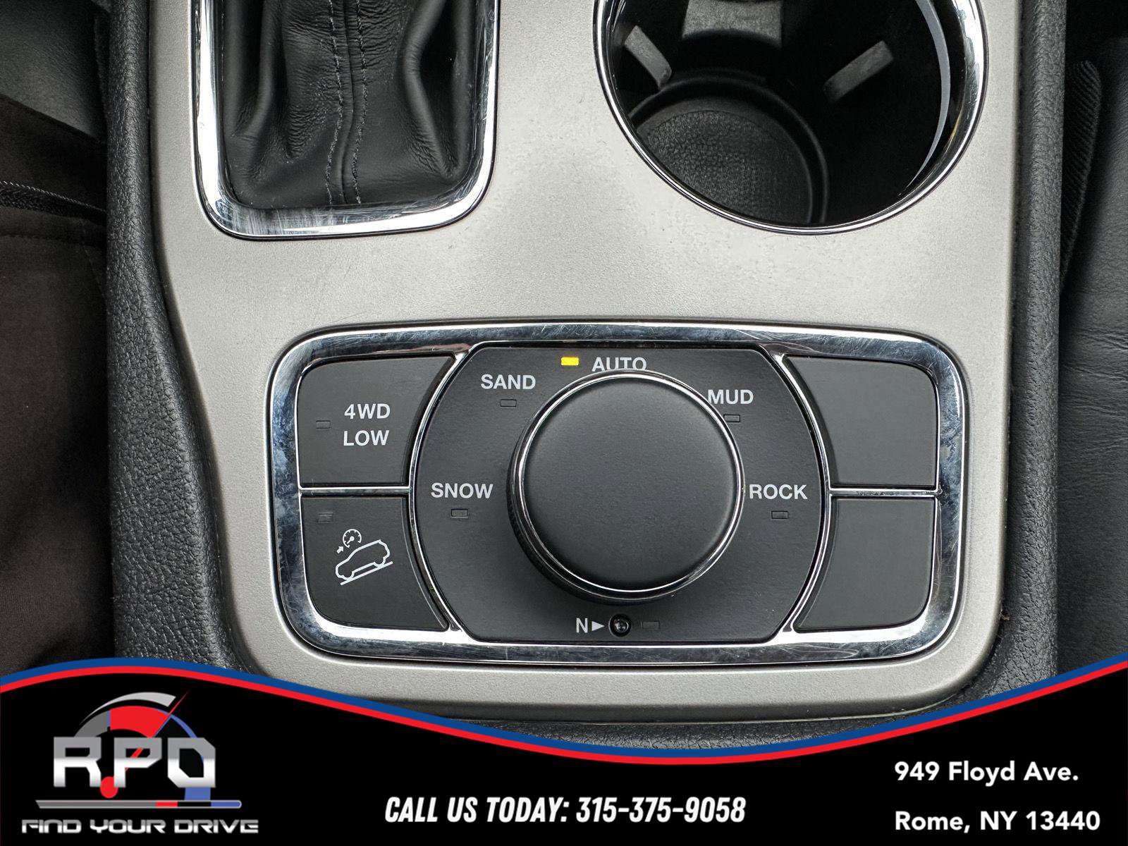 Used 2019 Jeep Grand Cherokee Limited w/ Luxury Group II image 25