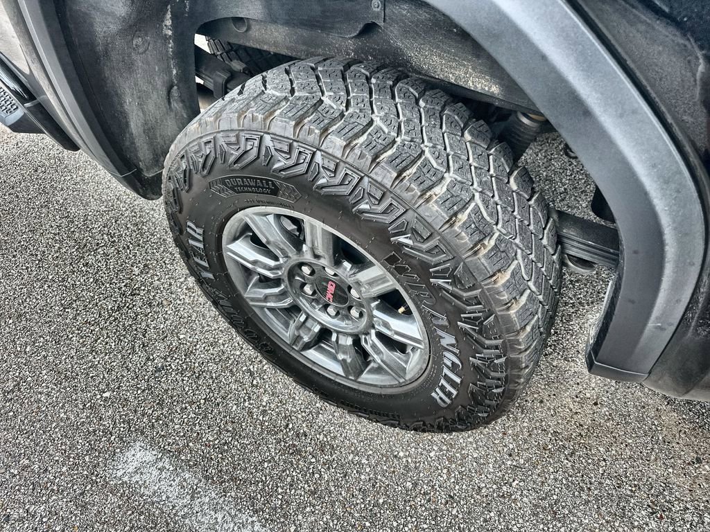 Used 2025 GMC Sierra 1500 AT4X image 7