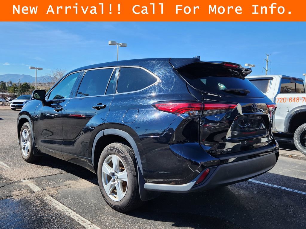 Used 2021 Toyota Highlander LE image 5