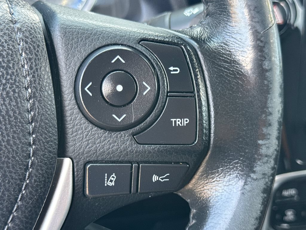 Used 2018 Toyota Corolla SE w/ Carpet Mat Package (TMS) FWD image 29