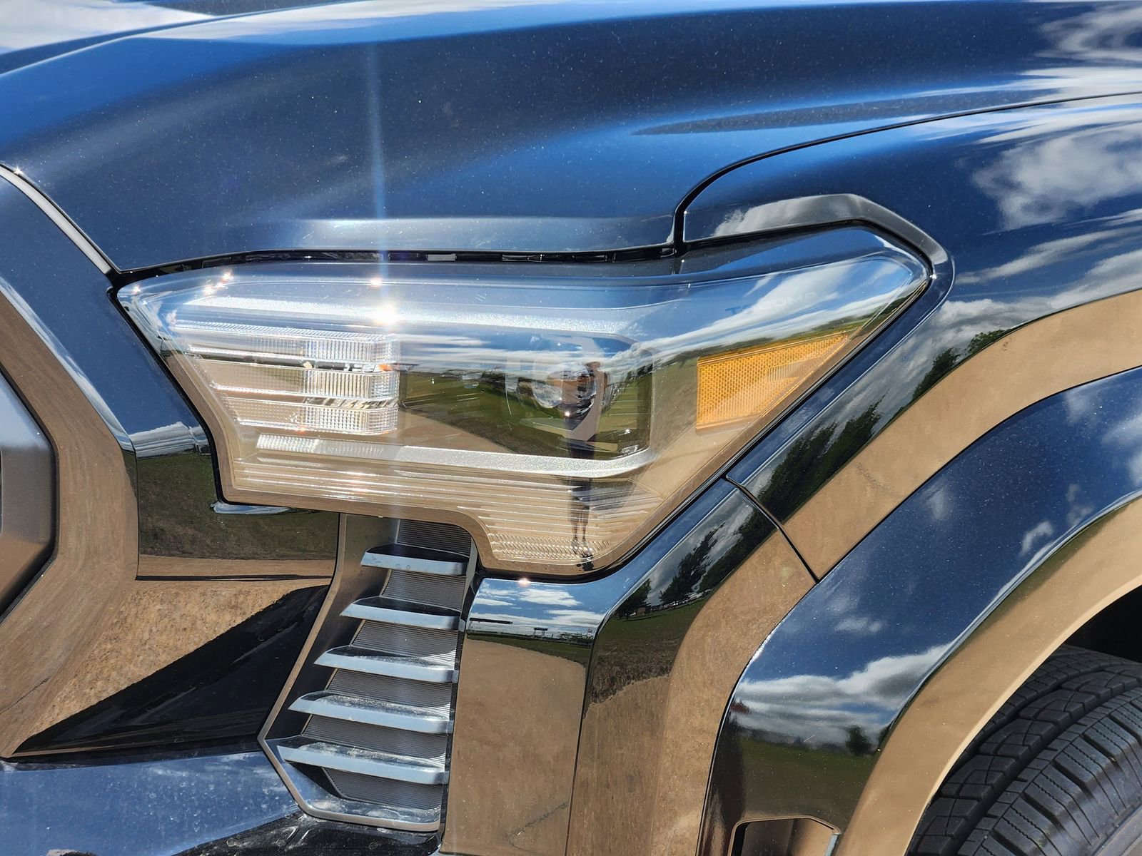 New 2026 Toyota Tacoma TRD Sport w/ TRD Sport Upgrade Package image 9