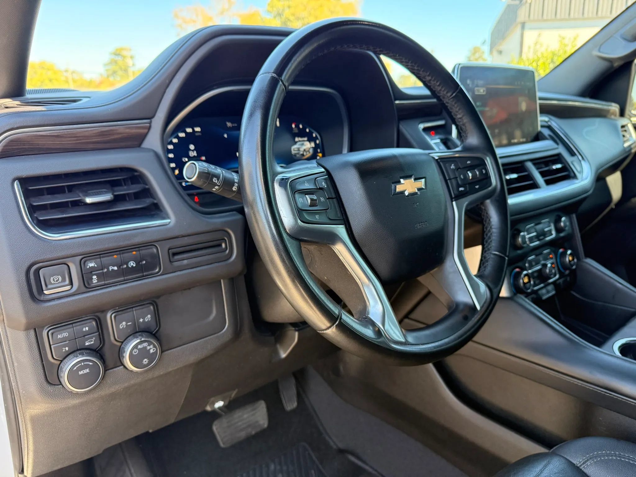 Used 2023 Chevrolet Suburban LT AWD/4WD image 11