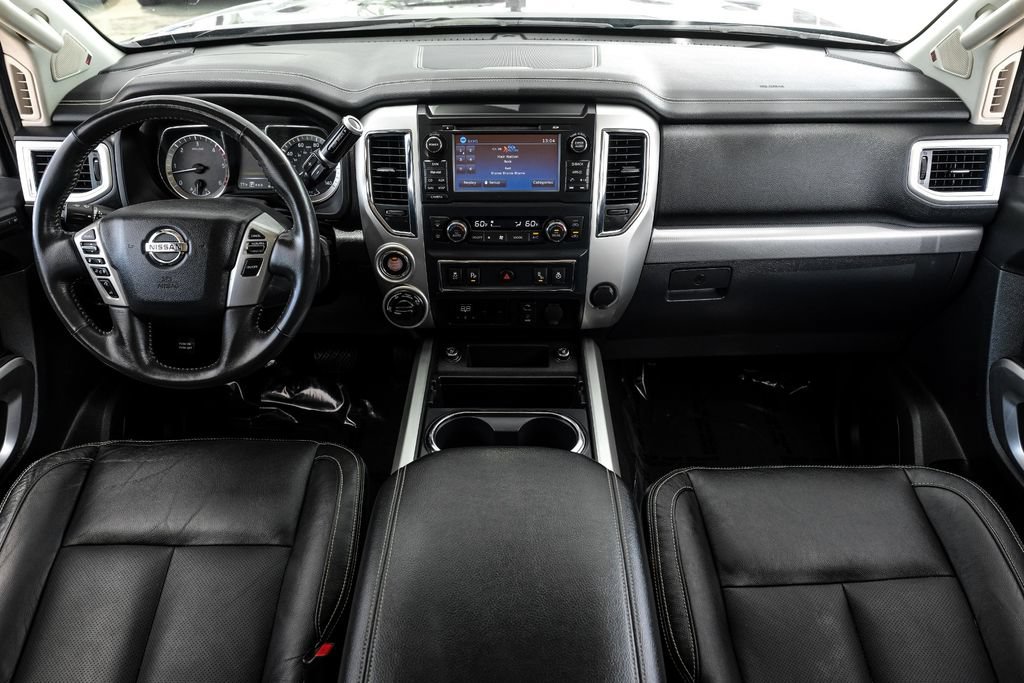 Used 2017 Nissan Titan PRO-4X w/ Pro-4x Convenience Package AWD/4WD image 10