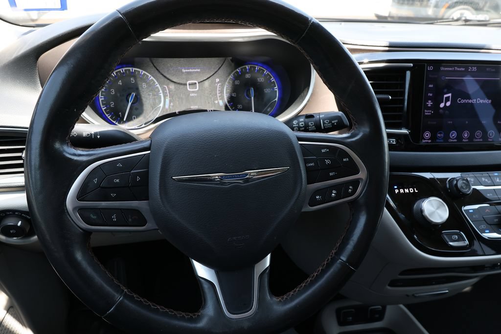 Used 2019 Chrysler Pacifica Touring-L Plus FWD image 10