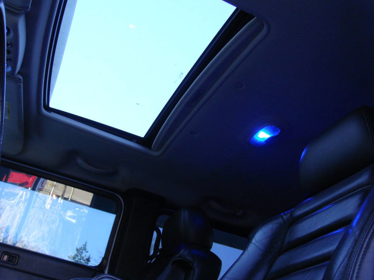 Used 2005 HUMMER H2 SUT w/ Preferred Equipment Group image 22