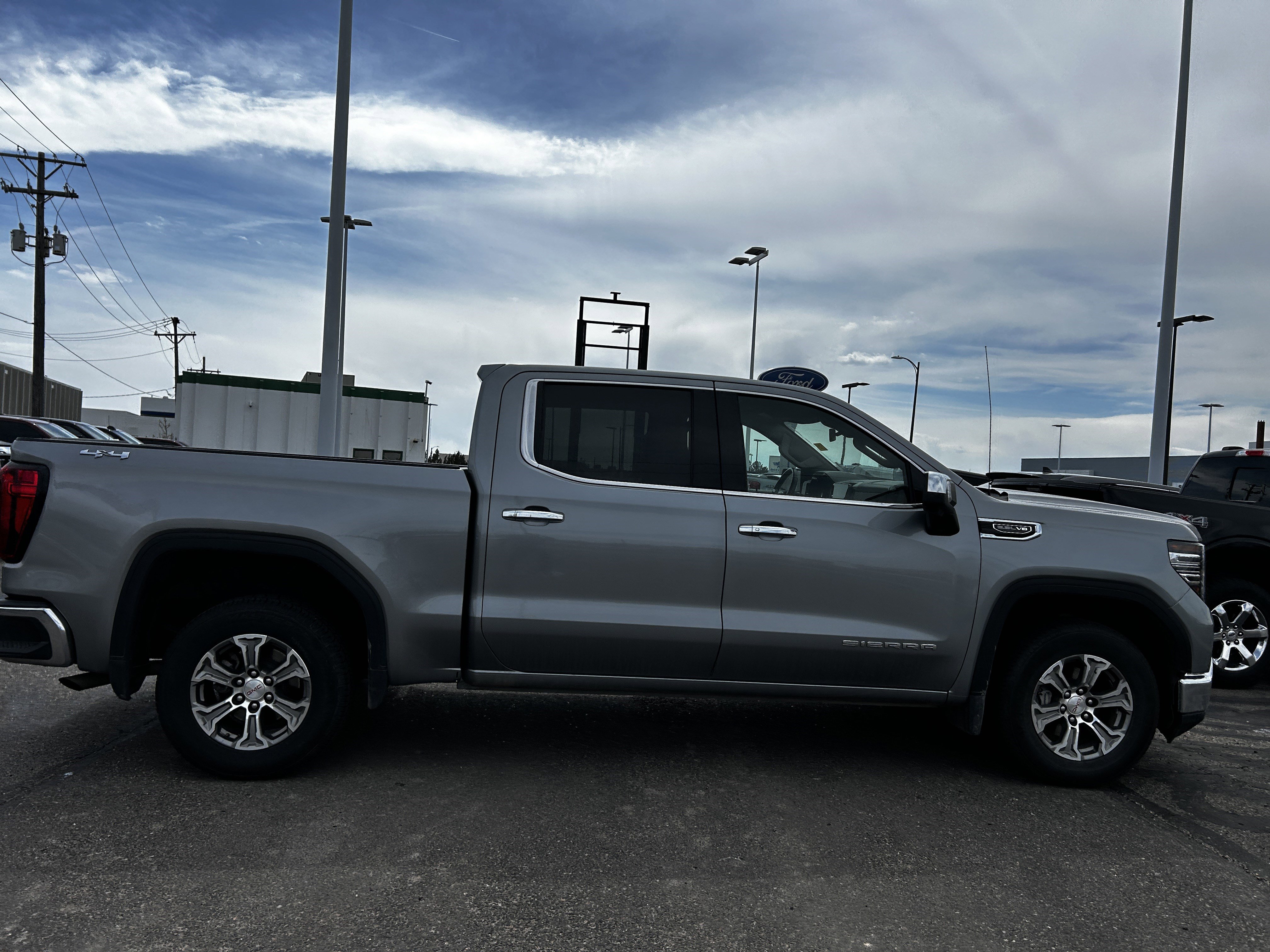 Used 2025 GMC Sierra 1500 SLT image 6