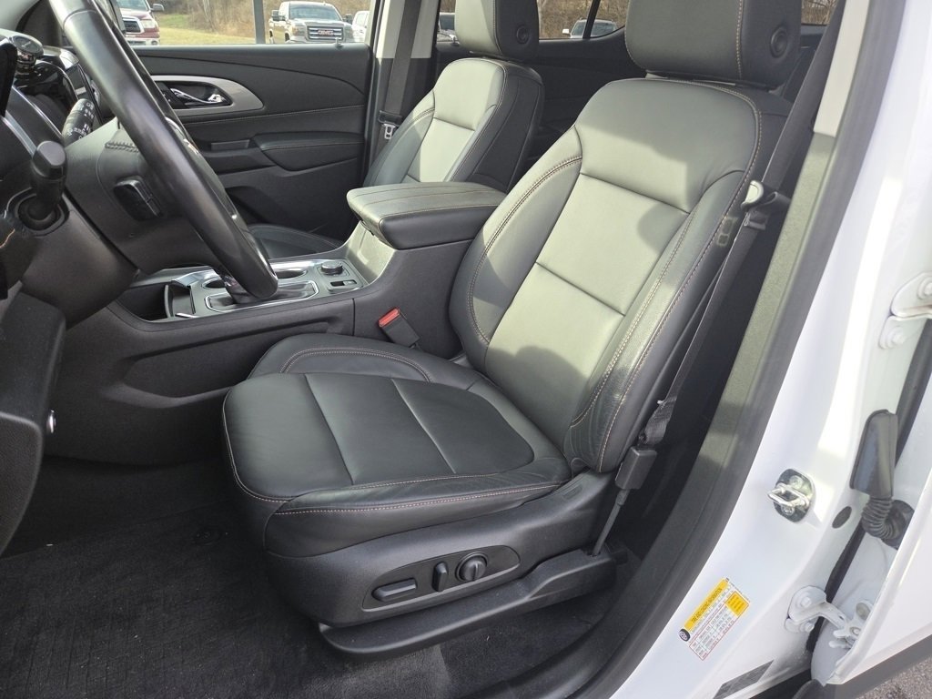 Used 2020 Chevrolet Traverse LT w/ LT Premium Package image 6