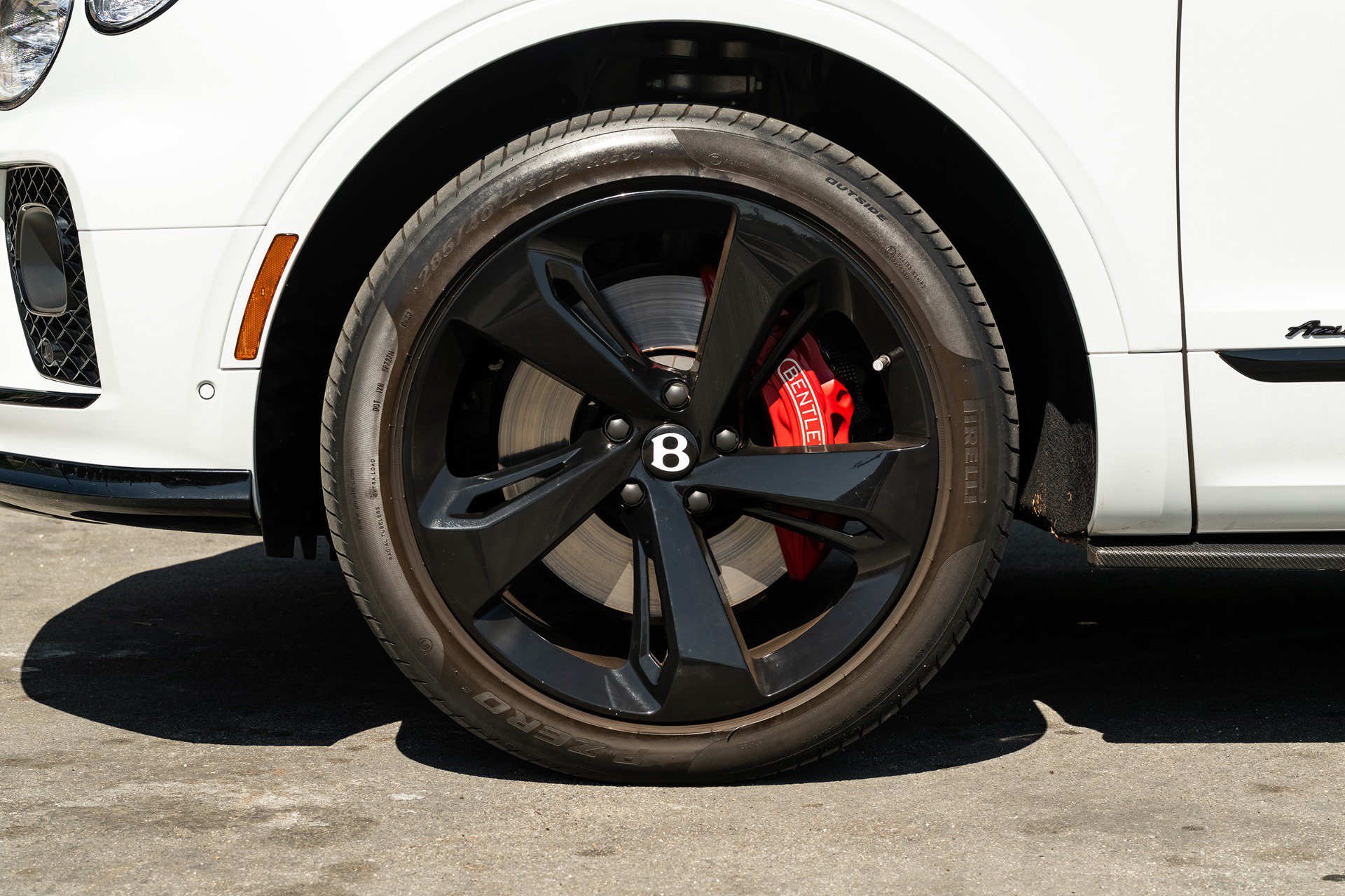 Used 2023 Bentley Bentayga Extended Wheelbase AWD/4WD image 15