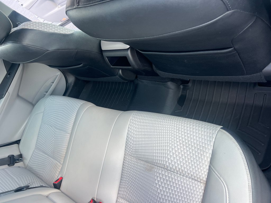Used 2015 Toyota Camry SE FWD image 16