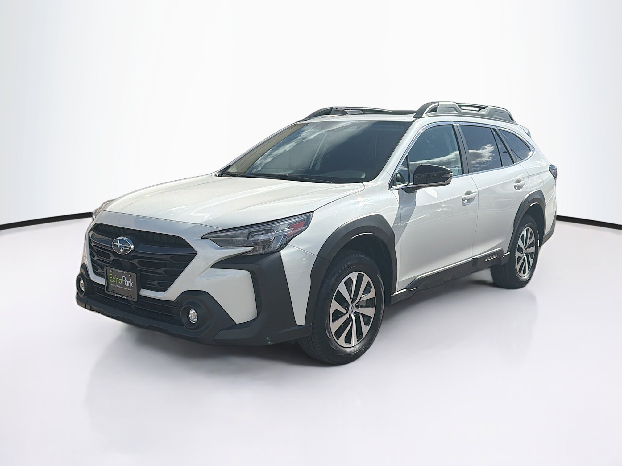 Used 2025 Subaru Outback Premium AWD/4WD image 3