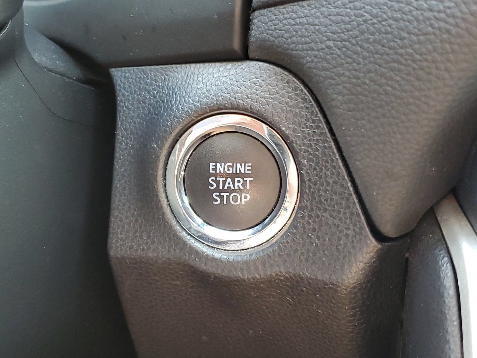 Certified 2021 Toyota RAV4 XLE FWD image 29