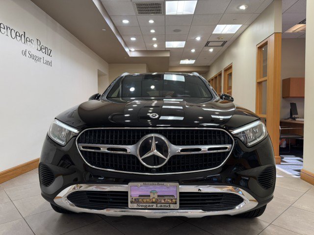 Certified 2025 Mercedes-Benz GLC 300 image 2