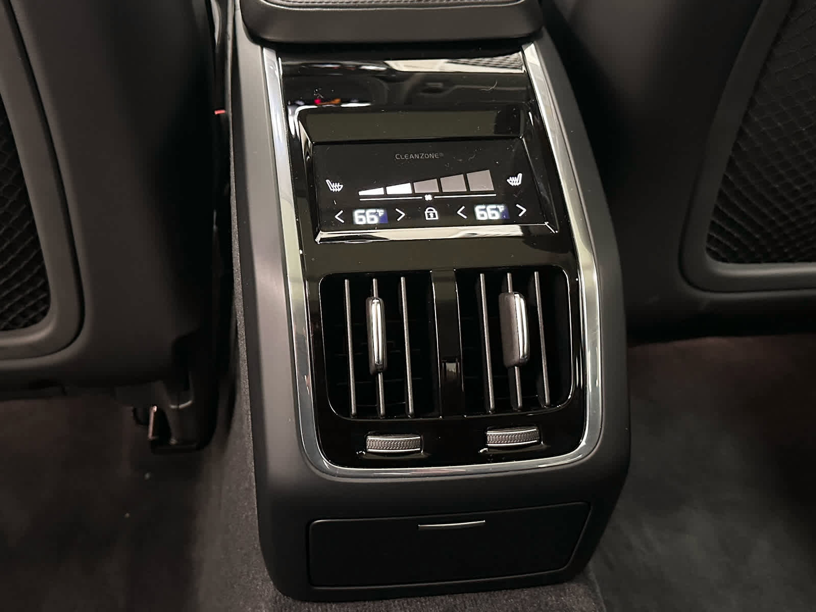 Used 2023 Volvo S90 B6 Plus AWD/4WD image 43