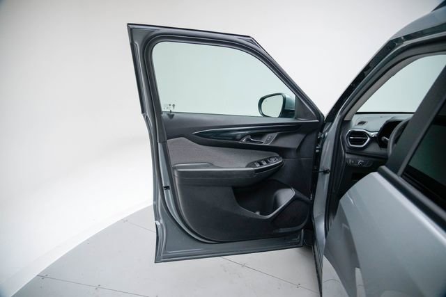 Used 2024 Chevrolet TrailBlazer LT w/ Driver Confidence Package FWD image 23