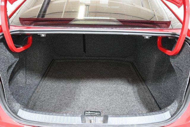 Used 2019 Volkswagen Jetta SEL w/ Cold Weather Package image 19