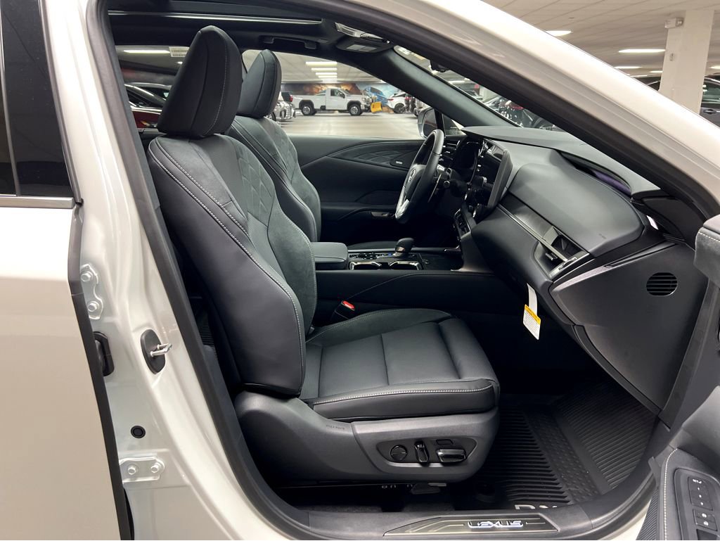 New 2026 Lexus RX 450h AWD image 33