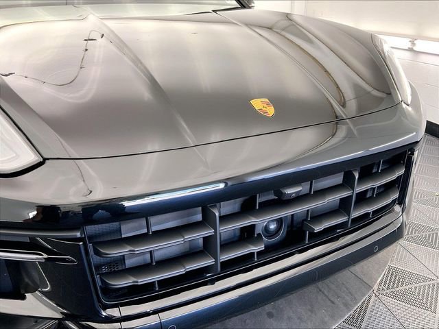 Used 2025 Porsche Cayenne S AWD/4WD image 30