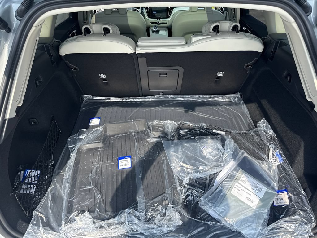 New 2026 Volvo XC60 T8 Ultra w/ Protection Package Premier AWD/4WD image 5