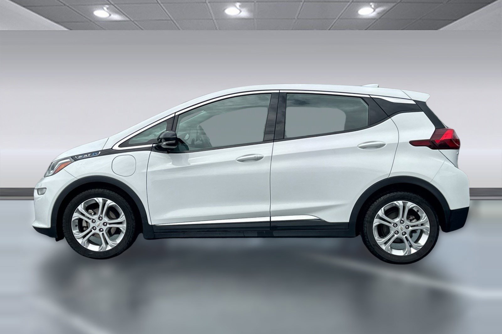Used 2020 Chevrolet Bolt LT image 2