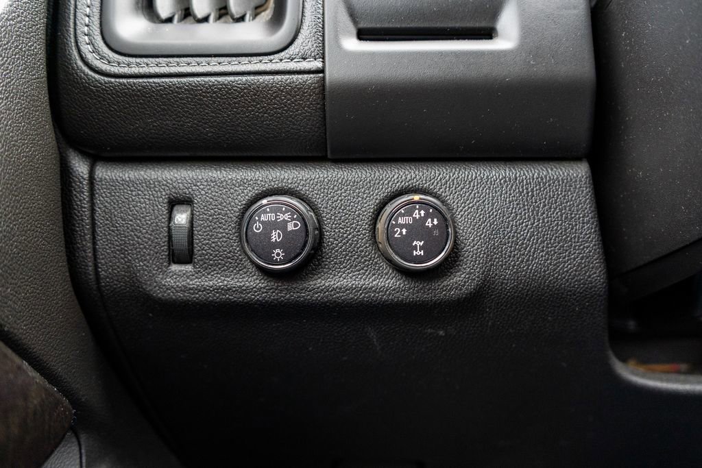 Used 2015 GMC Canyon SLE image 21