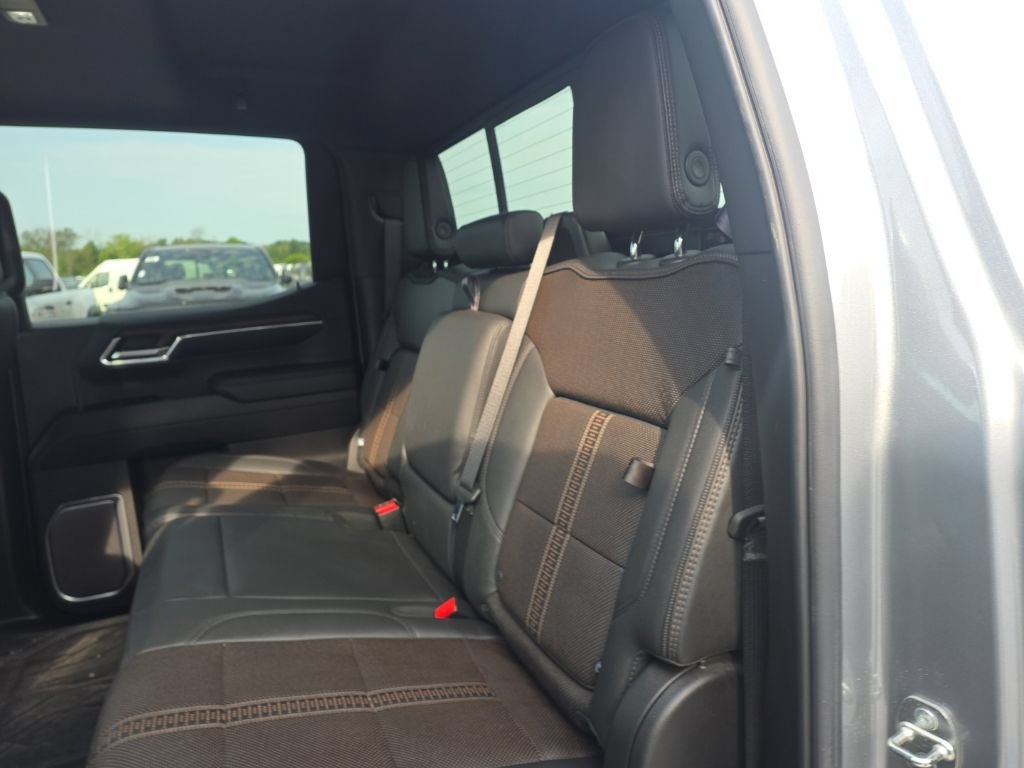 Used 2024 Chevrolet Silverado 1500 High Country AWD/4WD image 12