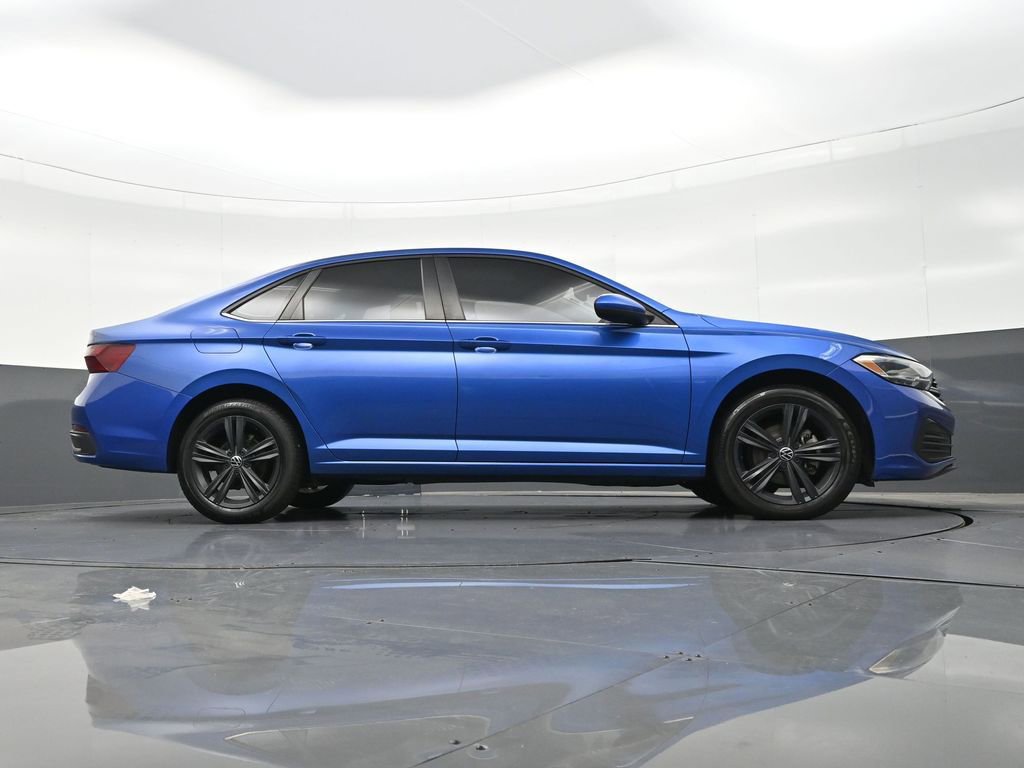 Used 2022 Volkswagen Jetta SE FWD image 29