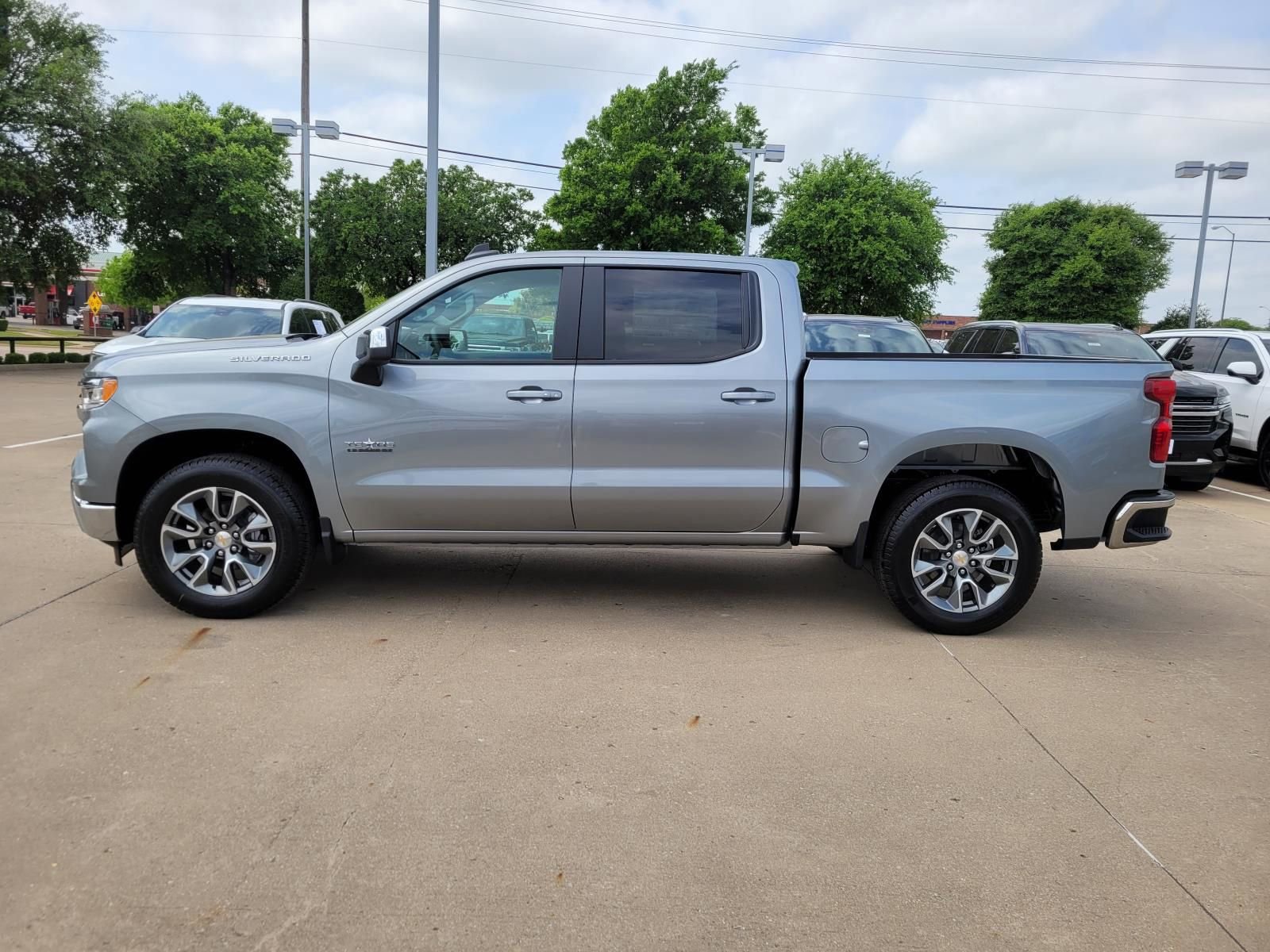 New 2026 Chevrolet Silverado 1500 LT w/ Texas Edition Plus RWD video 2