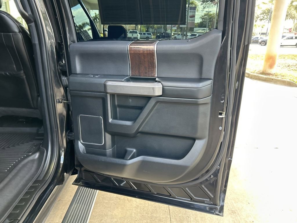 Used 2015 Ford F150 Platinum w/ Equipment Group 701A Luxury image 35
